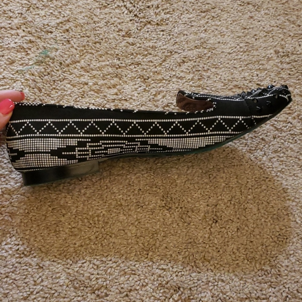 Shoes - Picture 5 of 5